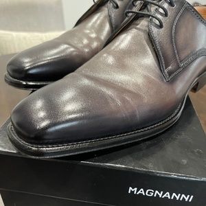 Magnanni Mens Dress Shoes Lace Up Black and Grey